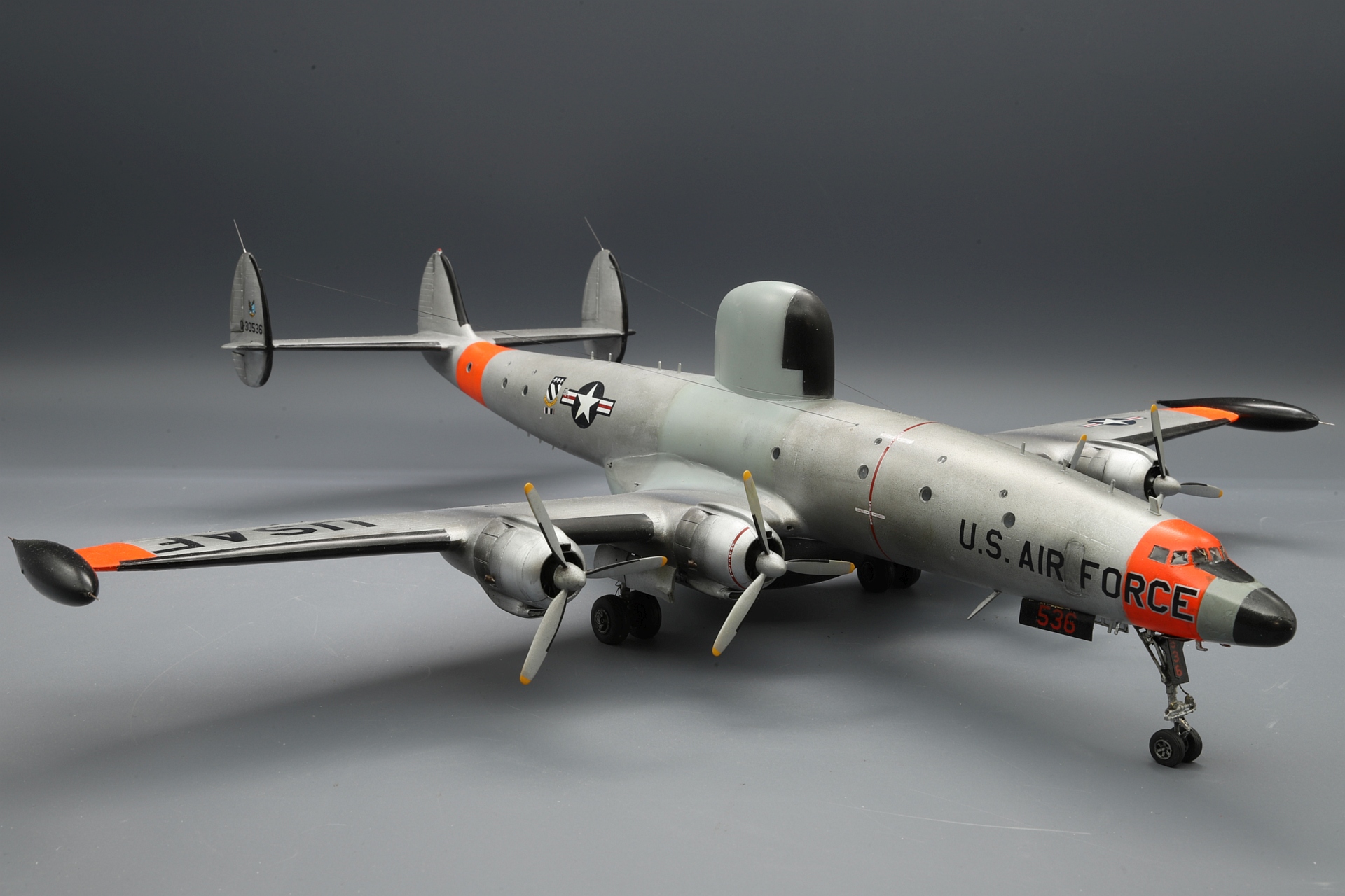 Lockheed L1049 Super Constellation Warning Star 1/72 - Ready for